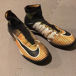 Superfly 6 indoors size 8.5